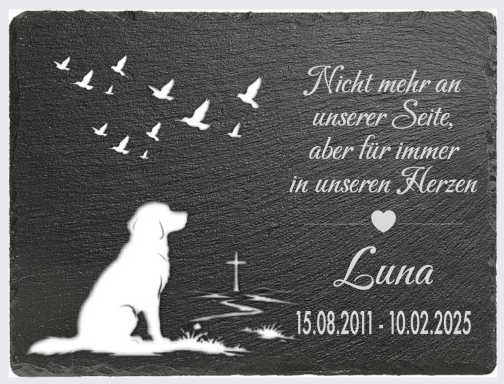 Hundesschild mit silhouettierter Labrador-Hund und fliegenden Vögeln, Gedenktag und Name.