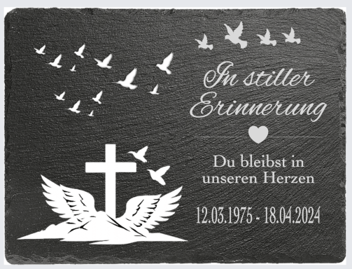 Kreuz mit Engelsflügeln, Vögel und Text zur Erinnerung an eine verstorbene Person.