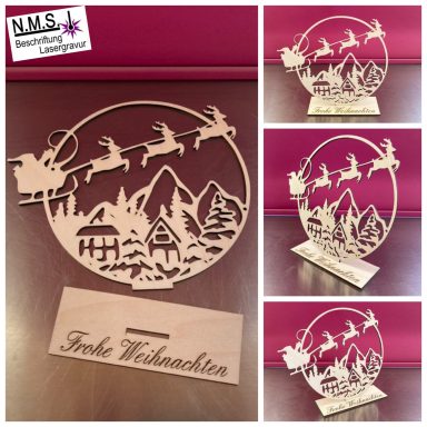 Dekorative Holzschnitzerei mit Weihnachtsmotiven und „Frohe Weihnachten“ Schriftzug.