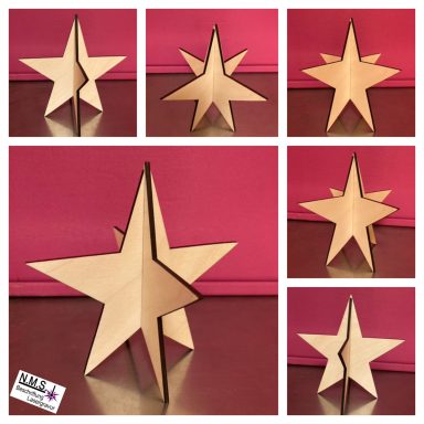 Holzsterne in verschiedenen Positionen auf pinkem Hintergrund.