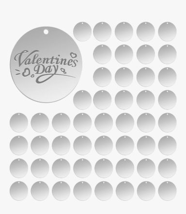 Silber Anhänger auf hellem Hintergrund mit einer „Valentinstag“-Plakette.